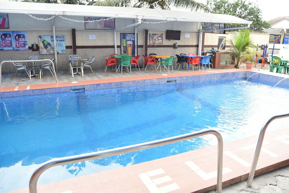 Фото De'elites Pool Bar & Inn