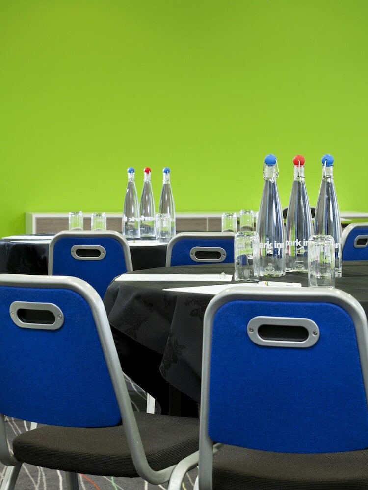 Фото Radisson Hotel Manchester City Centre, A Verified Net Zero Hotel