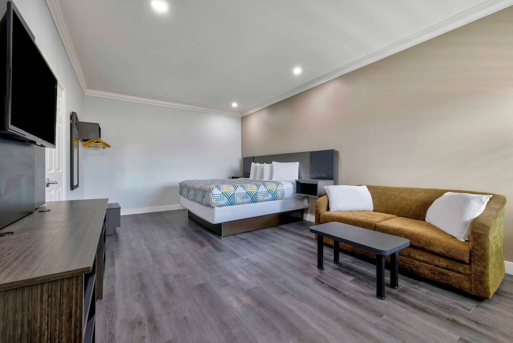 Фото Motel 6 South Gate, Ca