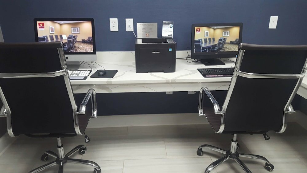 Фото Clarion Hotel Conference Center - North