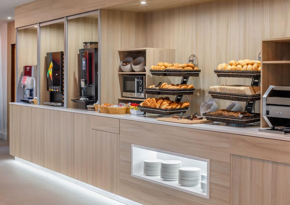 Фото Lancelot Hotel