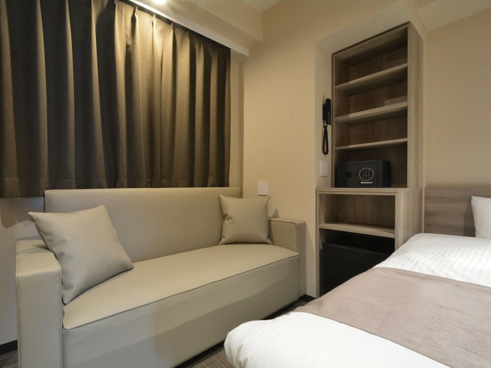 Фото Hotel Sanrriott Shinsaibashi