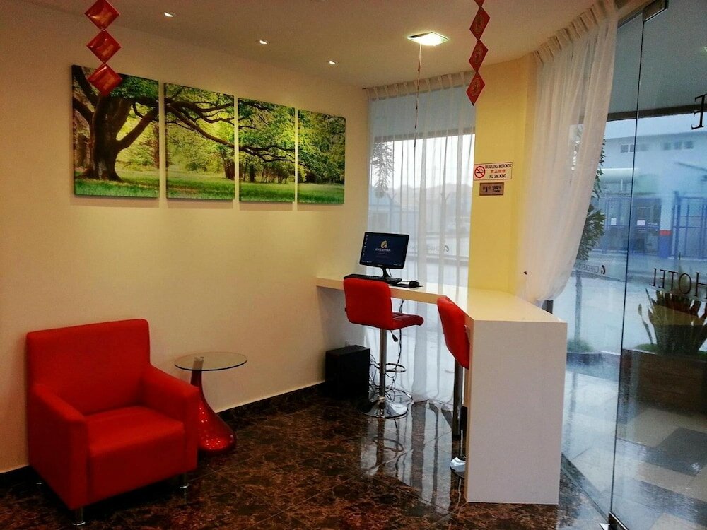 Фото Hotel CheckedInn