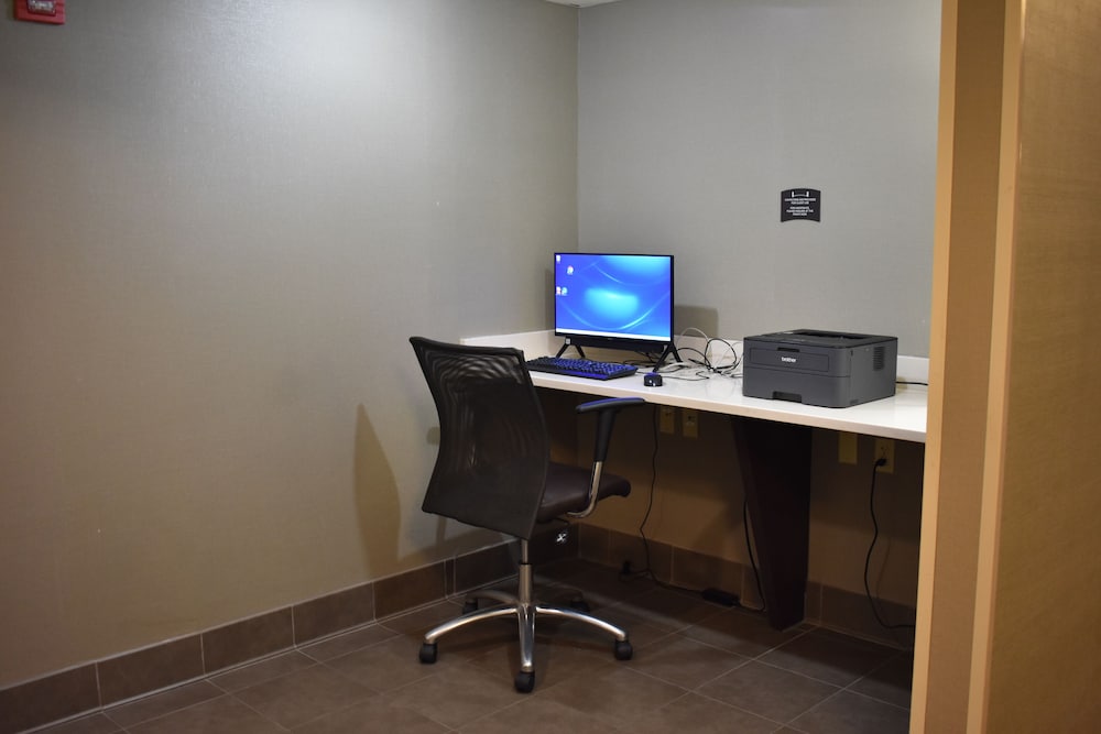 Фото Staybridge Suites Cranbury, an Ihg Hotel