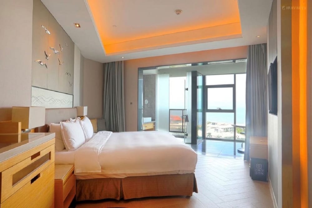 Фото Holiday Inn Haikou West Coast