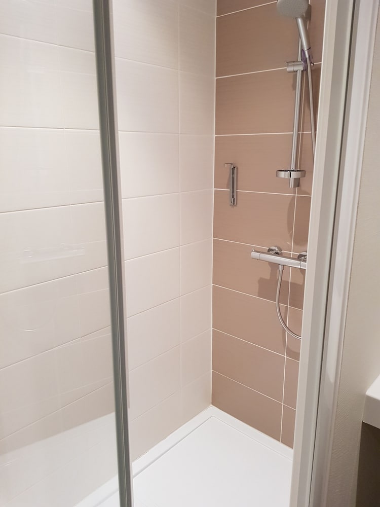 Фото Logis Hôtel À La Bonne Auberge