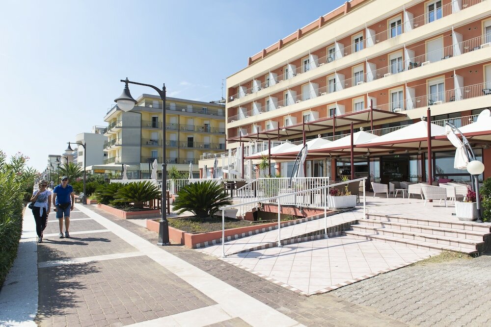 Фото Hotel Columbus