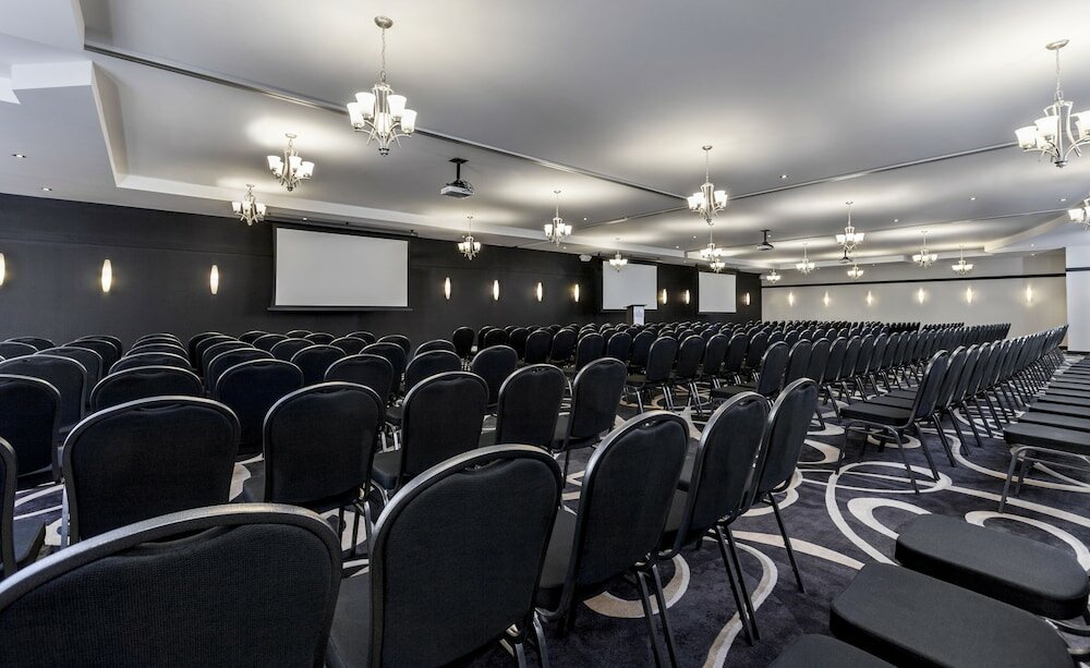 Фото Imperia Hotel & Suites Terrebonne