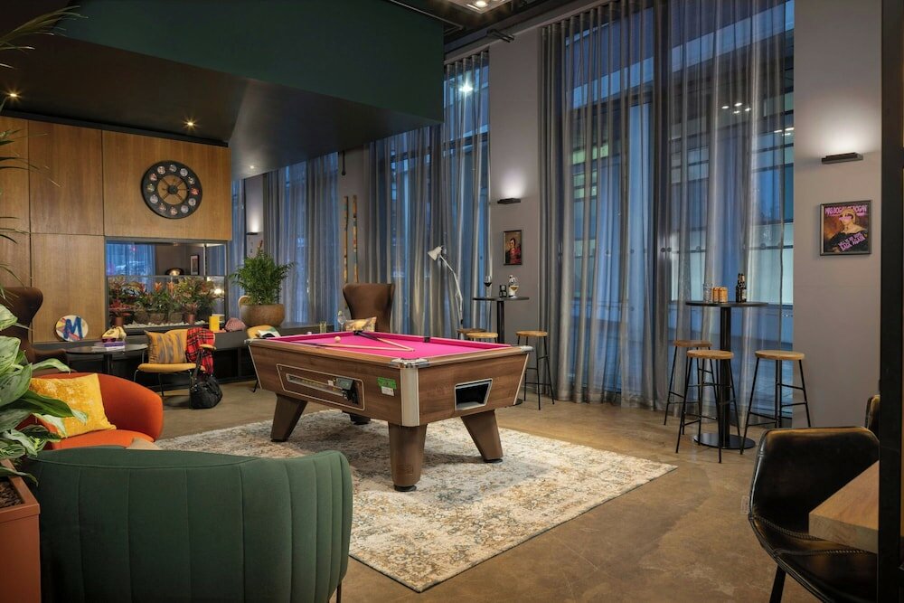 Фото Moxy Glasgow Merchant City