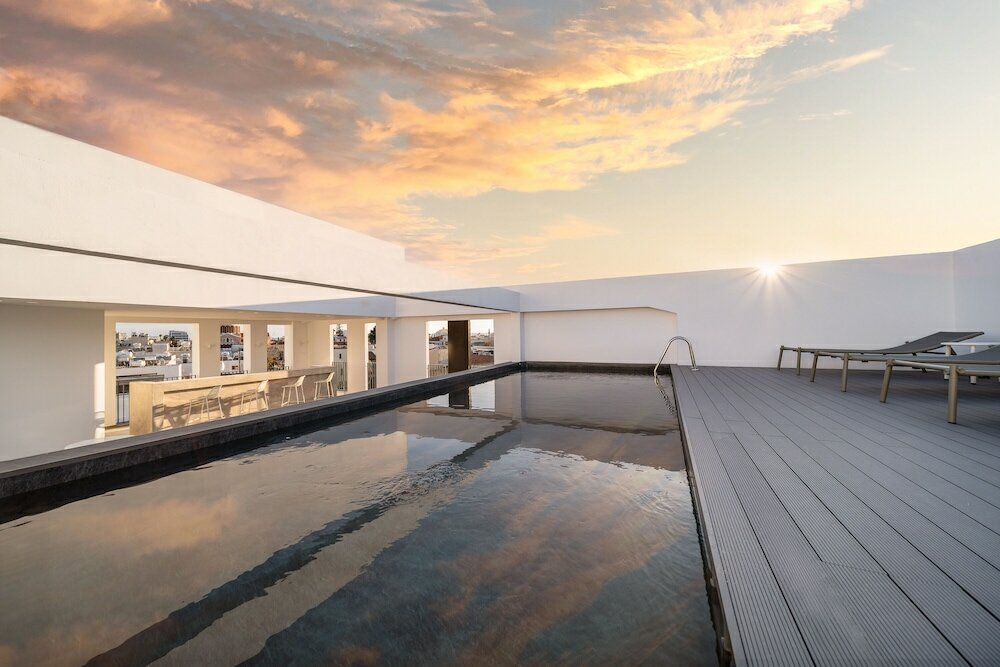 Фото Alinea Suites Limassol Center