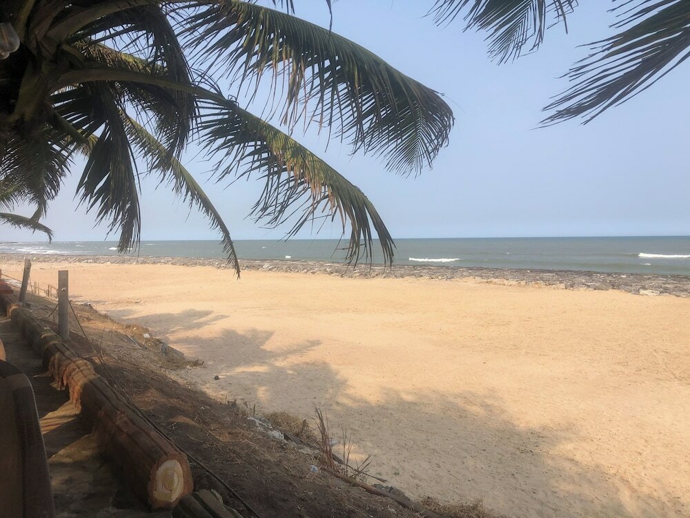 Фото Coconut Pointe Villa & Beach Resort