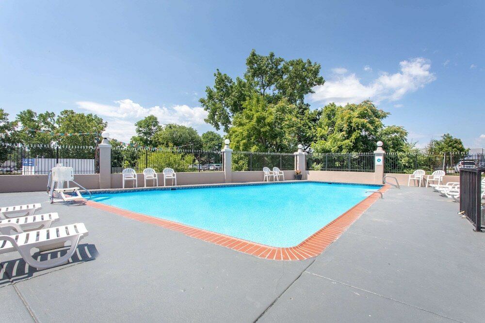 Фото Ramada Limited Cockeysville