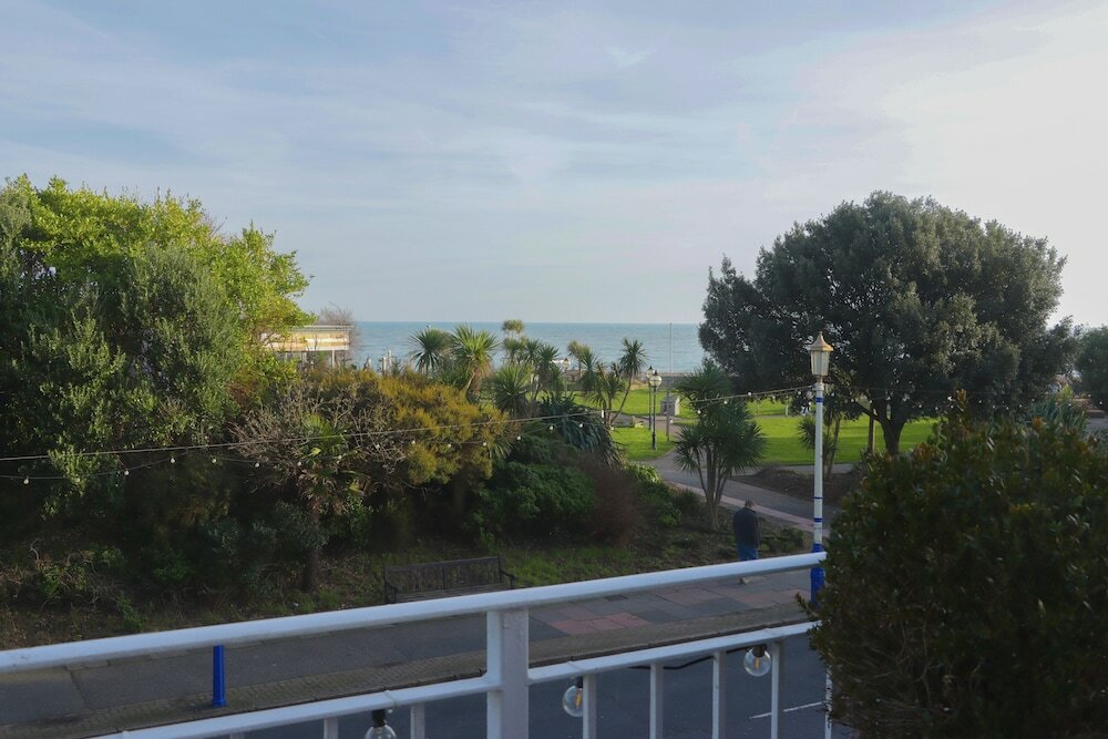 Фото The New England