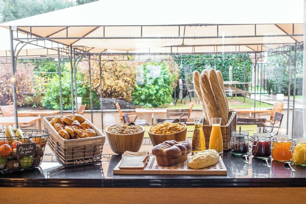 Фото Courtyard by Marriott Paris La Defense West - Colombes