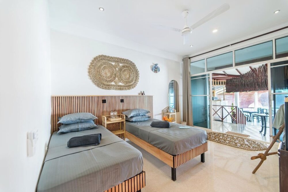 Фото We Are Surfers