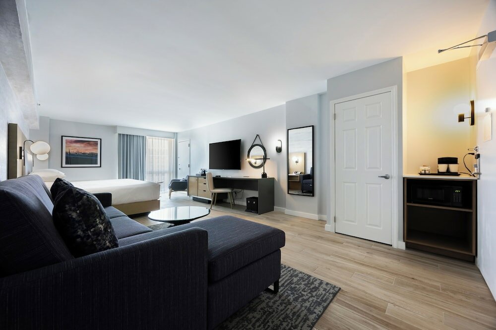 Фото Отель Doubletree by Hilton New York Jfk Airport