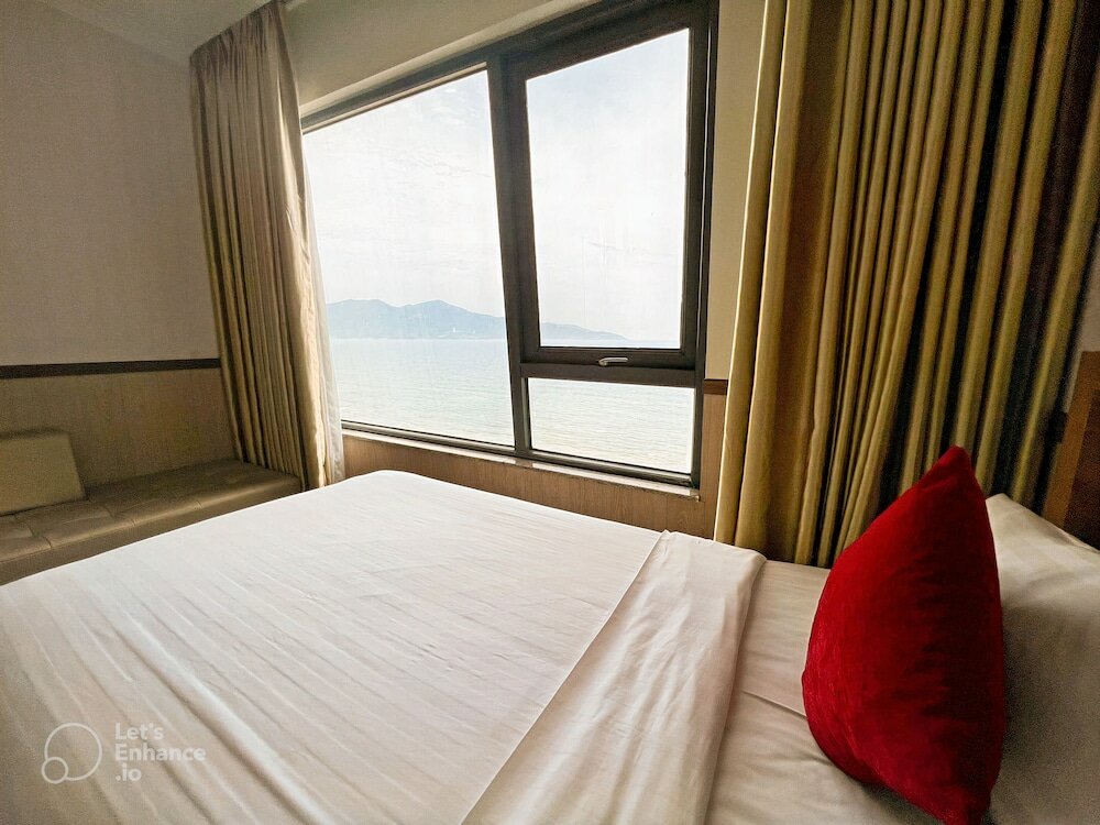 Фото Serene Beach Hotel Danang