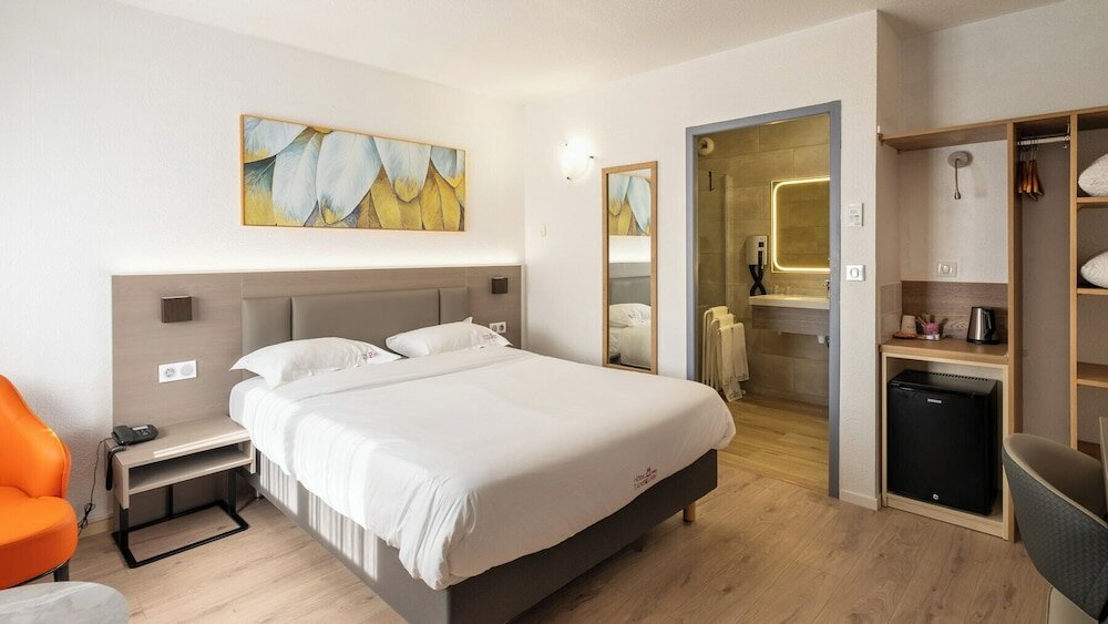 Фото Hotel Tambourin