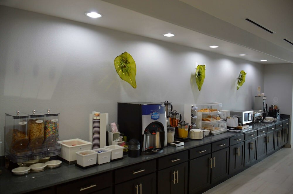 Фото Best Western Plus Dilley Inn & Suites