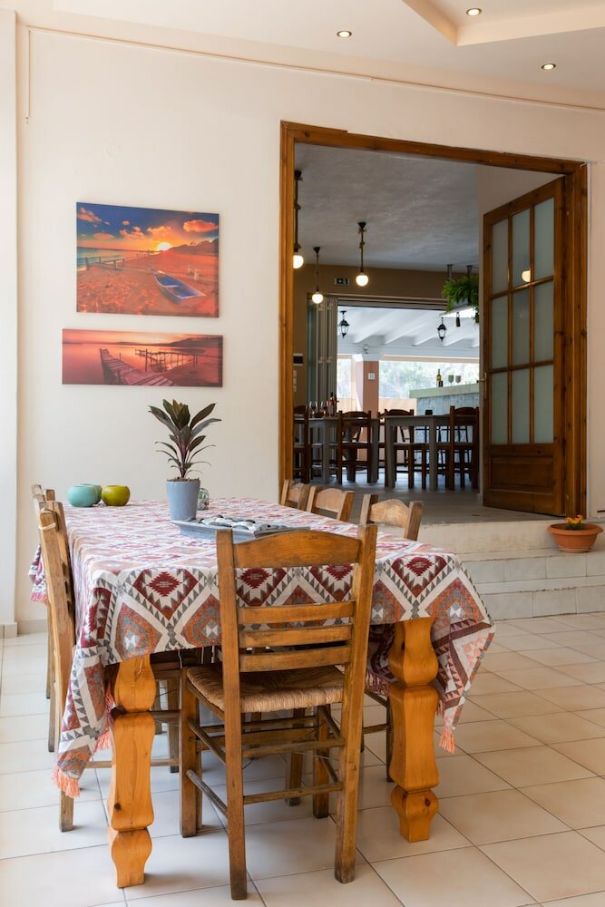 Фото Wilde Rose Hotel