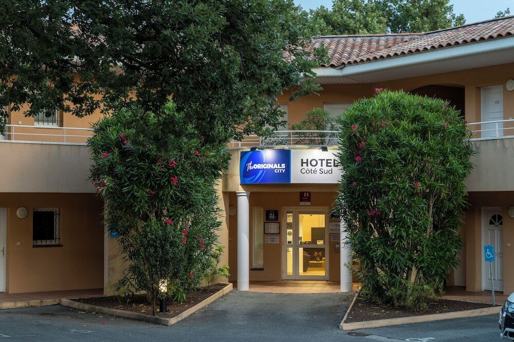 Фото отеля 1