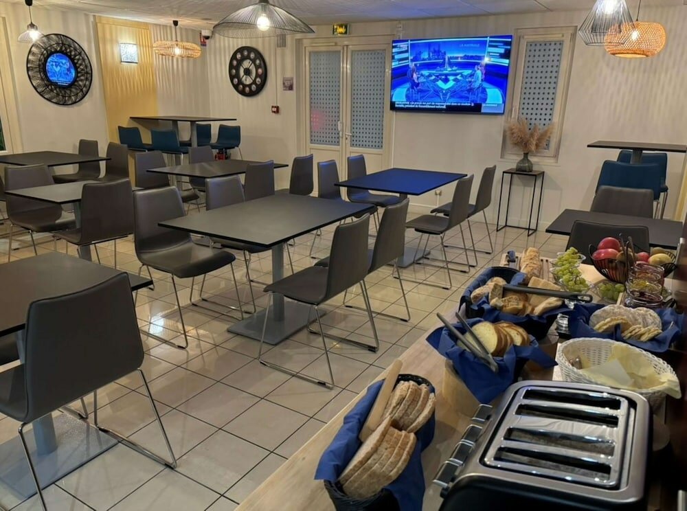 Фото Kyriad Bordeaux- Lormont