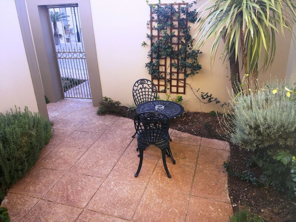 Фото Dunton Guest House