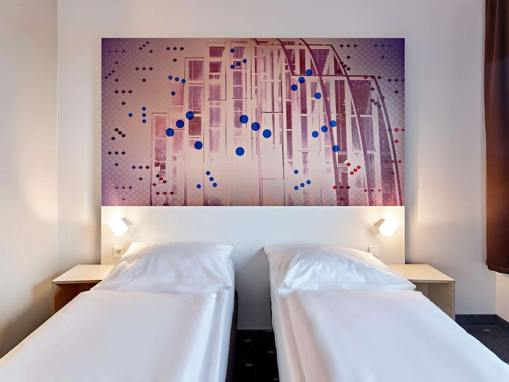 Фото B&b Hotel Köln-Troisdorf