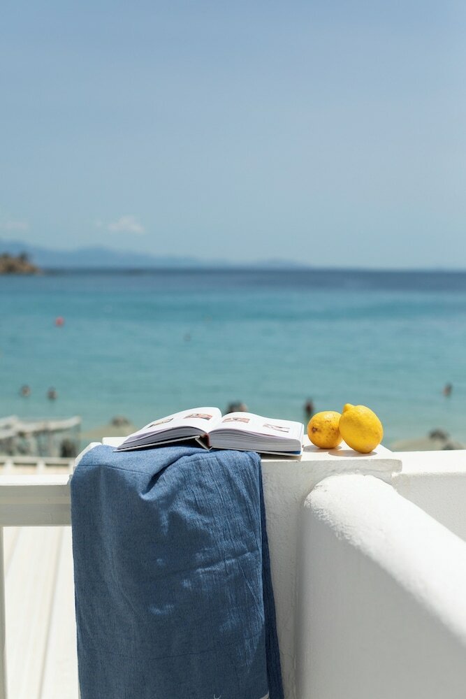 Фото Acrogiali Beachfront Hotel