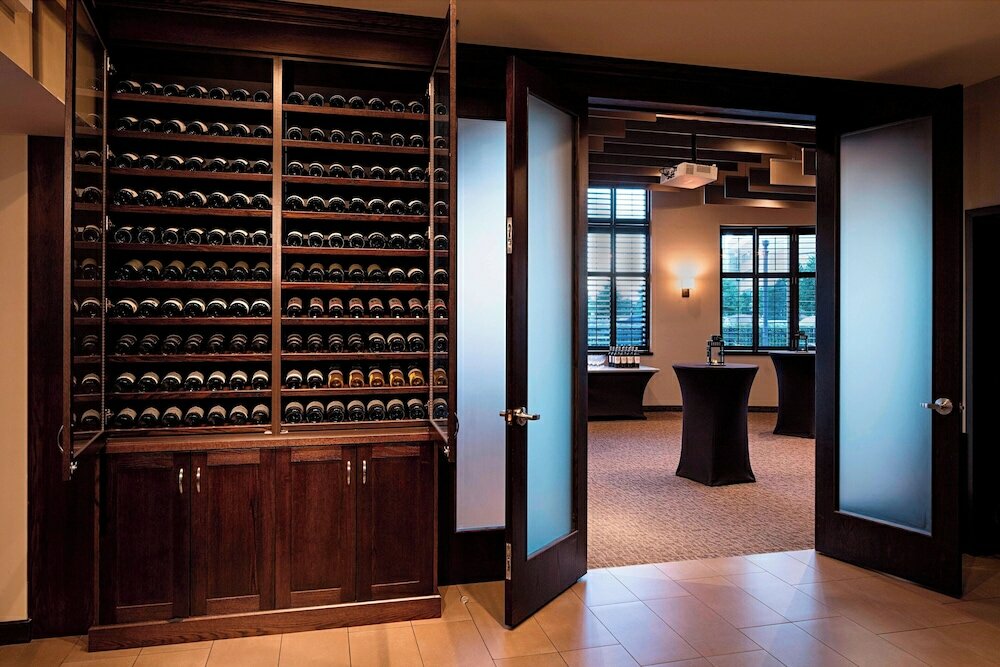 Фото Delta Hotels by Marriott Guelph Conference Centre