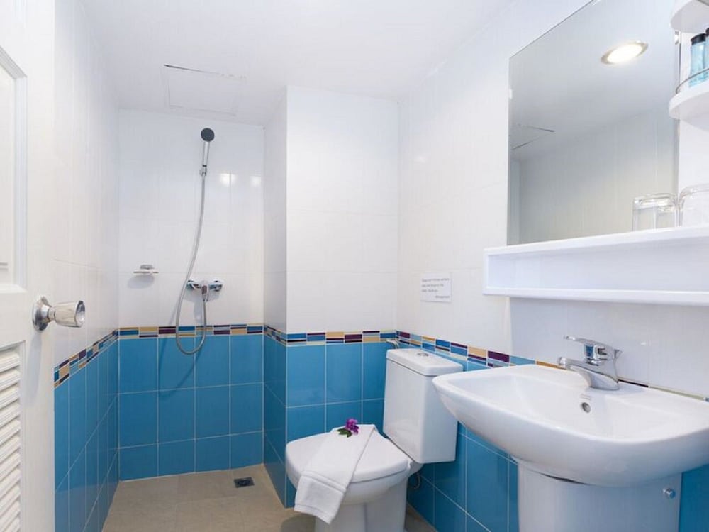 Фото On Hotel Phuket