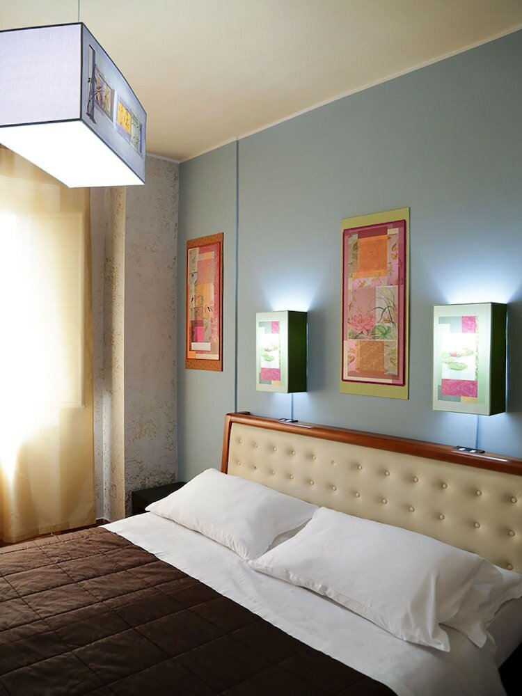 Фото Roma Room Hotel