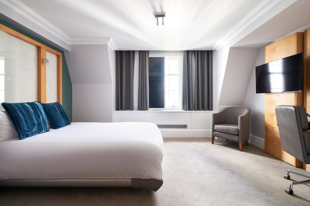 Фото Thistle London Park Lane