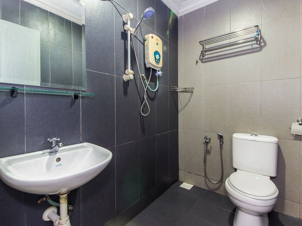 Фото Oyo 443 Crystal City Hotel