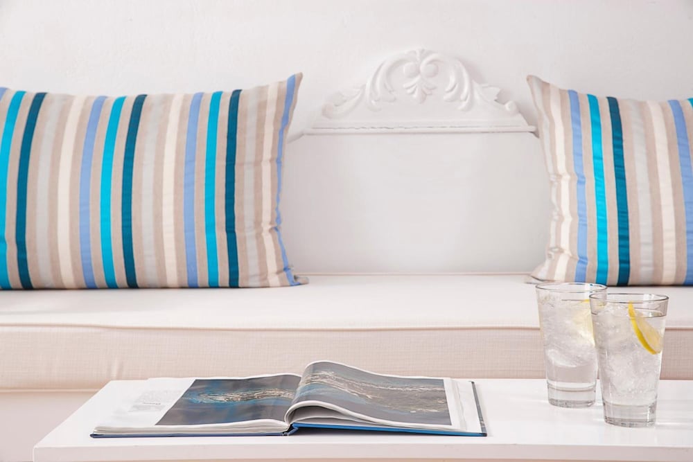 Фото Manos Small World