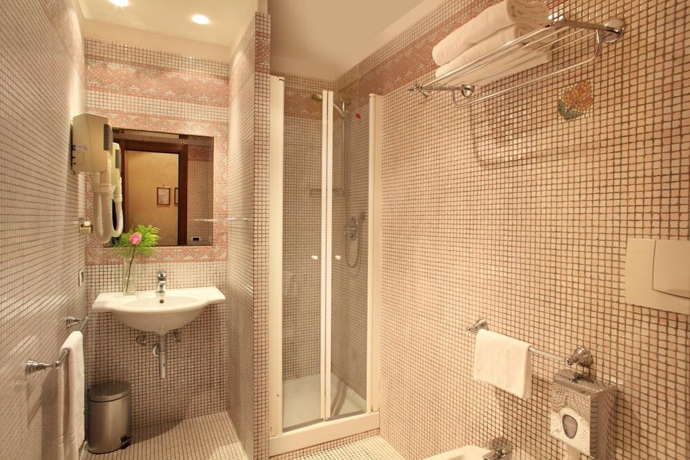 Фото Serena Hotel