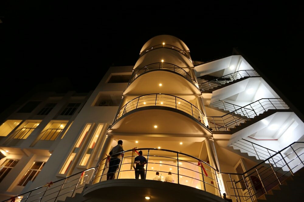 Фото Hotel Oviya