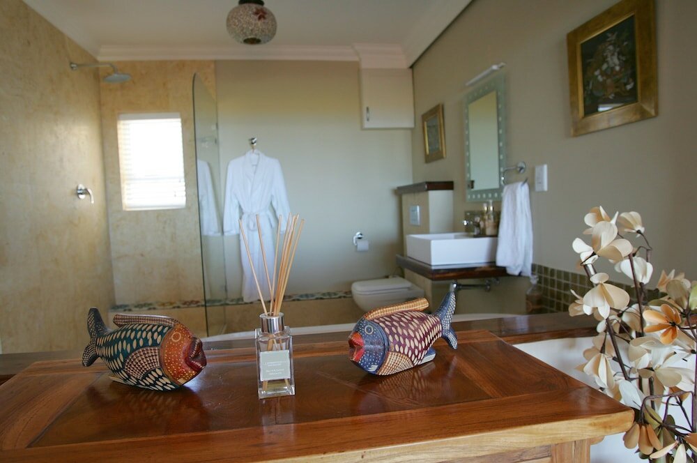 Фото Dolphin Inn Guesthouse