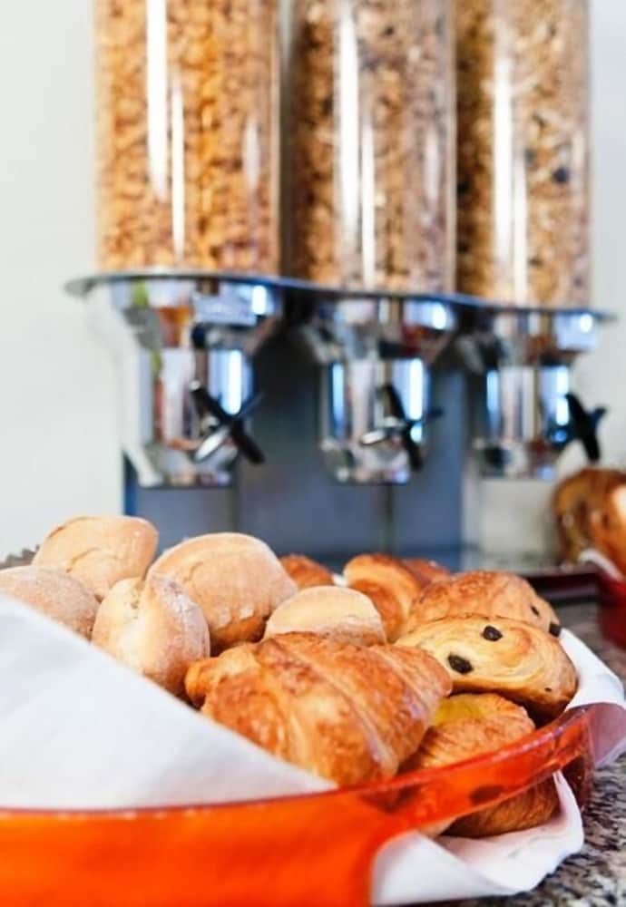 Фото Queen Anne Hotel