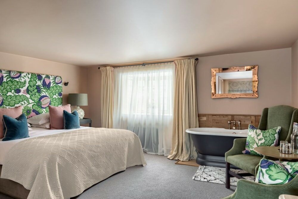 Фото The Falstaff Hotel