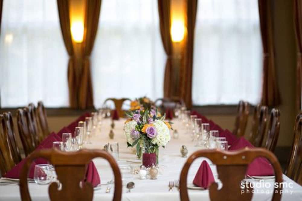 Фото Gateways Inn & Restaurant