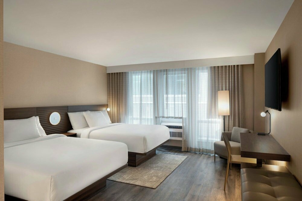 Hotel SpringHill Suites Old Montreal, Montreal, photo