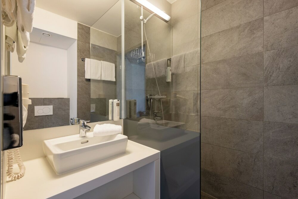 Фото Hwest Hotel Hall