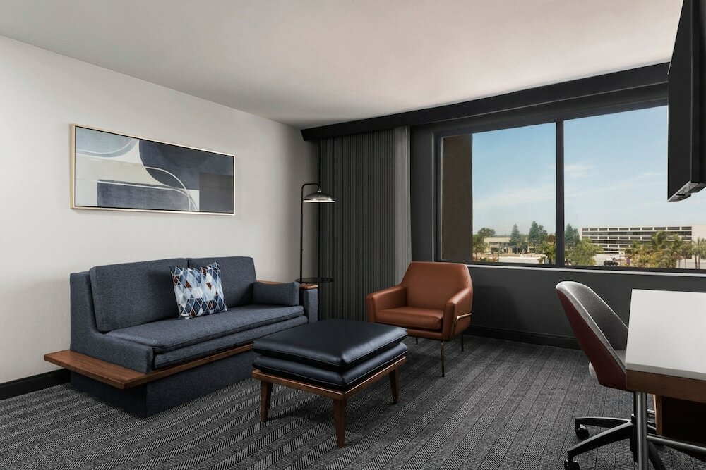 Фото Courtyard by Marriott San Diego Miramar