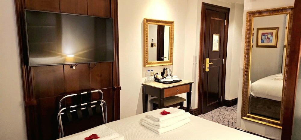 Фото Hyde Park International