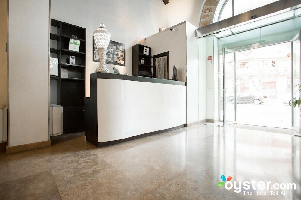 Фото Ucciardhome Hotel