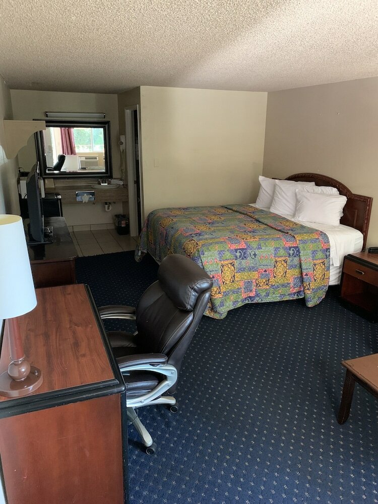 Фото Smokey Point Motor Inn