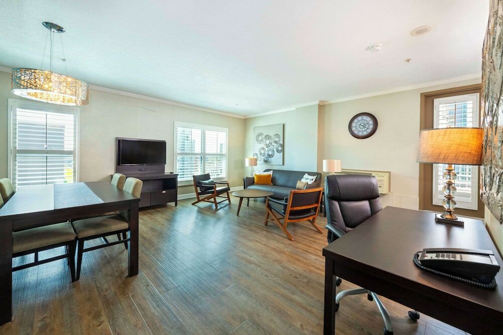 Фото Grand Park Hotel & Suites Downtown Vancouver