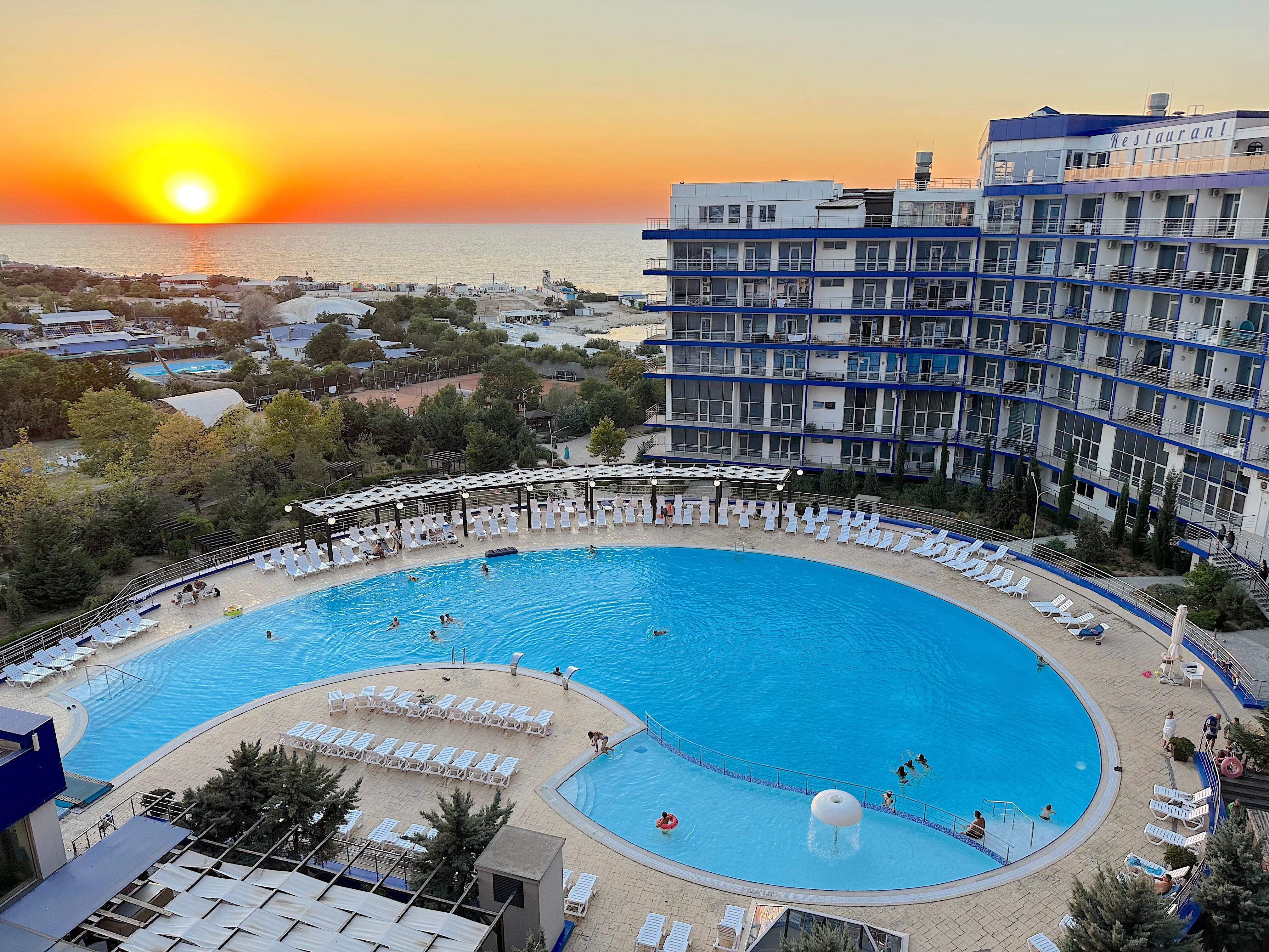 Фото отеля 1