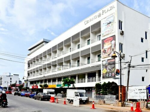 Внешний вид отеля Cenang Plaza Beach Hotel в Пантае Ченанге, фото 1